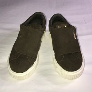 Puma basket platform strap sneakers sz 6.5 US